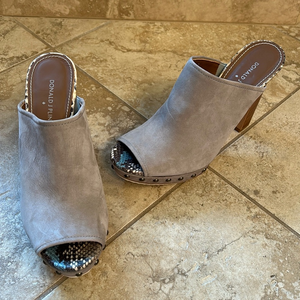 Donald J Pliner Jett slate gray suede leather studded platform mule NEW Sz 9